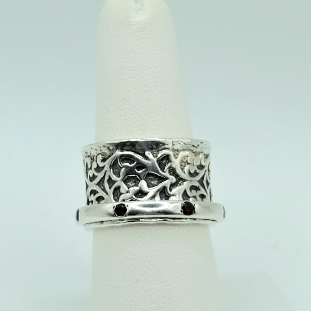 Didae Sterling Spinner Band Ring with Garnets Size 7 ⬇️PRICE DROP⬇️ - Picture 7 of 16